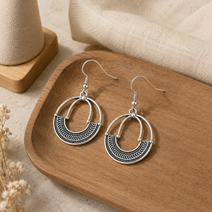 Orecchini pendenti rotondi geometrici vintage da donna, gioielli alla moda con ciondolo cavo - Product Image 2