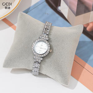Reloj de Mujer con Diseño de Cielo Estrellado, Estilo Moderno y Exclusivo, Brazalete de Aleación, Reloj de Cuarzo para Mujer, Venta al por Mayor - Product Image 3