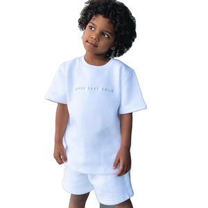 Set di pantaloncini per magliette in spugna francese per ragazze sportive da due pezzi con ricamo personalizzato - Product Image 3