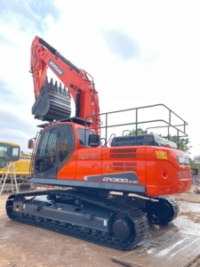 Excavatrice sur chenilles hydraulique de 30 tonnes d'occasion DX300LC, moteur Doosan, matériel de construction d'occasion, pompe, moteur et engrenages inclus - Product Image 5
