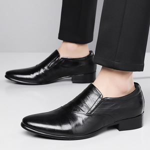 Chaussures habillées en cuir noires à bout pointu et talon bas pour hommes, idéales pour le bureau et les occasions formelles - Product Image 2