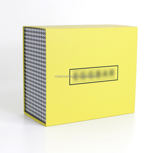 Biểu Tượng Tùy Chỉnh Cứng Nhắc May Hộp Quà Tặng 2Mm Dày Bao Bì Các Tông Sụp Đổ Nam Châm Lật Đóng Cửa Lớp Phủ UV Dập Nổi In Ấn - Product Image 2