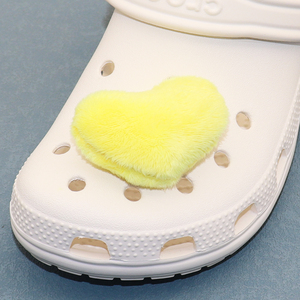 Vente en gros cœur stéréoscopique 3D décorations de chaussures accessoire de chaussure en peluche breloques de chaussure - Product Image 5