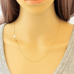 Delicado Collar con Letra Personalizada Flotante y Mini Colgante de Corazón, Collar con Inicial Lateral Personalizada <span class=keywords><strong>para</strong></span> Damas - Product Image 4