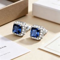 Boucles d'oreilles clous hypoallergéniques en acier inoxydable 316L avec diamant de laboratoire, zircone cubique, saphir bleu taille coussin et halo carré pour femme