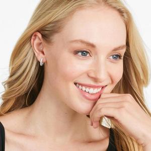 Elegantes Pendientes de Aro de Plata de Ley 925 Chapados en Oro con Moissanita, Joyería de Diseño de Lujo Premium, Brillo Brillante, Elegantes para Mujer - Product Image 1