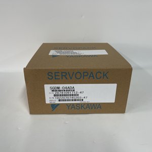 Servoamplificador de CA YASKAWA SERVOPACK SGDM-04ADA - Product Image 1