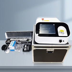 Machine laser CO2 fractionnée de bureau 10600nm avec tube RF pour la réparation des cicatrices d'acné, le resurfaçage cutané et le rajeunissement vaginal - Product Image 1