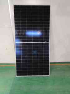 Comparatif de prix des panneaux solaires monocristallins PERC Premium 10BB 550W pour garage, 300W, 500W, 530W, 540W, 545W, 550W - Product Image 6