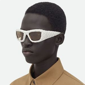 Novedad 2025 Gafas de Sol Vintage con Marco de Rayas Únicas Estilo Y2K, Protección UV400, Gafas de Sol Rectangulares Pequeñas Estilo Punk para Hombre y Mujer - Product Image 3