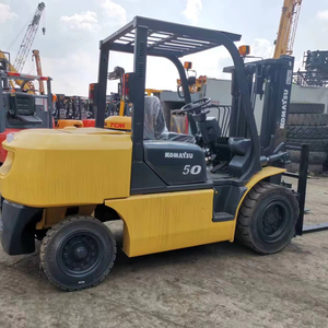 Chariot élévateur Komatsu FD50 d'occasion, aspect impeccable, 5 tonnes, moteur diesel, mât à deux étages, longueur de fourche 3254 mm, bien entretenu à l'intérieur comme à l'extérieur - Product Image 1