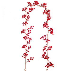 Guirlande de baies rouges artificielles Deok-sun pour Noël, 1,8-1,9 m, décoration florale en soie pour la maison, les mariages et l'extérieur - Product Image 1