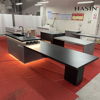 Armoire intelligente personnalisée en pierre frittée Meuble îlot de cuisine avec lumière LED Armoire de cuisine en profilé d'aluminium Armarios De Cocina