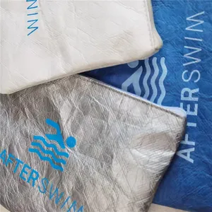 Individueller Logodruck silberne Verpackung Tyvek-Tasche Dupont Papier Reißverschlussbeutel Lebensstil Kosmetiktasche