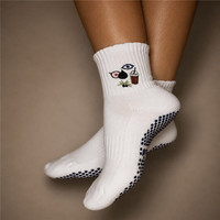 Chaussettes de yoga en coton blanc personnalisées pour femmes, antidérapantes, avec volants et broderie, chaussettes de Pilates
