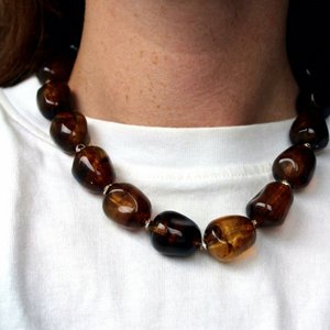 Collar Clásico de Cuentas para Mujer, con Corazón de Resina y Forma Redonda, Joyería de Moda para Fiestas y Bodas - Product Image 1