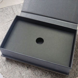 핫 세일 검은 종이 선물 접이식 상자 마그네틱 뚜껑 선물 상자 골판지 삽입과 포장 종이 상자 - Product Image 4