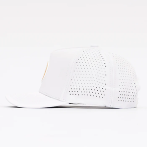 Vente en gros Casquette de camionneur de golf unisexe, imperméable, à séchage rapide, personnalisée, en caoutchouc, avec logo, respirant, découpe au laser, perforée à 5 panneaux - Product Image 3