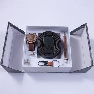 Set Regalo di Lusso Transfrontaliero: <span class=keywords><strong>Cintura</strong></span> da <span class=keywords><strong>Uomo</strong></span> in Acciaio Inossidabile, Occhiali da Sole e <span class=keywords><strong>Portafoglio</strong></span> <span class=keywords><strong>con</strong></span> Stampa Tipografica - Popolare - Product Image 3