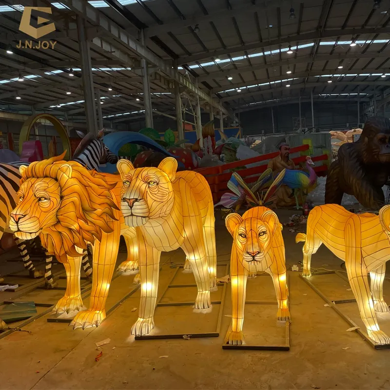 CCSK36 באיכות גבוהה פסטיבל בעלי החיים בצורת פנס משי דקורטיבי בעלי החיים אריה פנס