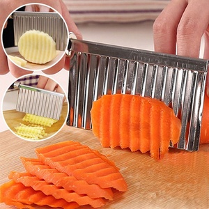 Gadget de cocina Artículos para <span class=keywords><strong>el</strong></span> hogar Patata Herramienta con bordes ondulados Gadget de cocina de acero inoxidable Corte de frutas y verduras <span class=keywords><strong>Práctico</strong></span> - Product Image 2
