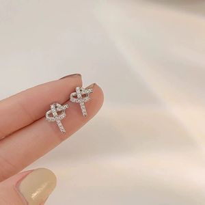 Pendientes de Plata de Ley 925 con Diseño de Nudo, Unisex, Estilo Coreano Moderno, Joyería Elegante y Minimalista de Alta Gama, Brillante y Lujosa - Product Image 4