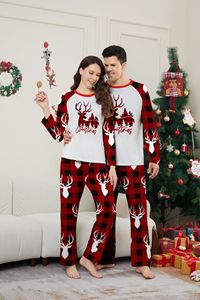 Nuovo Set Natalizio Due Pezzi Rosso a Quadri, Pigiama Autunnale per Casa, Tessuto Lavorato a Maglia Casual, Completo a Maniche Lunghe con Logo Famiglia Stampato sul Davanti - Product Image 4