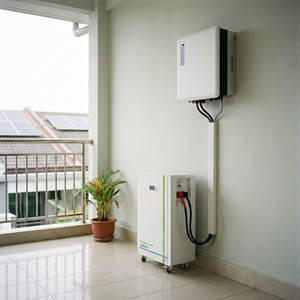 Onduleur solaire hybride intelligent 3kw 5kw 8kva 24V 48V Onde sinusoïdale pure 120A MPPT hors réseau CA à CA Connectivité WIFI - Product Image 2