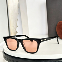 Lunettes de soleil unisexes carrées rétro tendance avec verres dégradés bleu clair pour la protection UV en extérieur