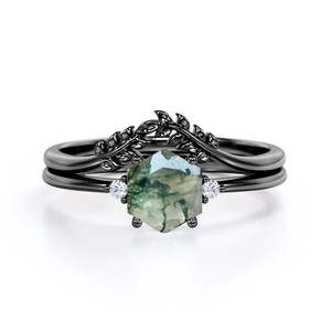 Ensemble de bagues de mariée en or noir 18 carats pour femmes gravées à trois pierres 0.55 carat Hexagon Moss Agate Moissanite Ring - Product Image 1