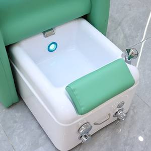 Fauteuil de pédicure de luxe moderne en cuir vert pour salon de manucure, avec massage et pompe à jets pour soins des pieds - Product Image 5