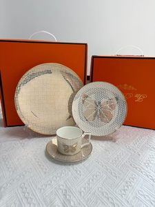 Service de vaisselle vintage en porcelaine fine à motifs floraux, 4 tailles assorties, assiettes en céramique, coffret cadeau, logo personnalisé, vaisselle de luxe - Product Image 6