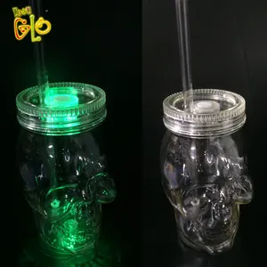 Led cam kafatası kapaklı şişe saman plastik bardak toptan cadılar bayramı kafatası Mason kavanoz 17oz Led plastik kafatası kavanoz