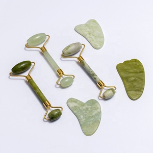 Ensemble d'outils naturels Gua Sha Rouleau de jade vert anti-âge pour le visage et le cou Outil de massage de beauté pour le visage et le cou - Product Image 3