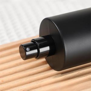 Bán Buôn Cao Sang Trọng Người Đàn Ông Nước Hoa 30Ml 50Ml Matte Màu Đen Vai Phẳng Chai Thủy Tinh Với Có Thể Tái Chế Bơm Màu Đen Phun Cap - Product Image 4