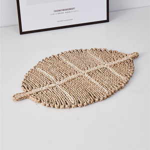 Hand-woven Thickened Placemat Creative Home Kitchen Decoration Mat Cattail Leaf Pad Papyrus Leaf Placemats Woven <strong>Table</strong> <strong>Coasters</strong> - Product Image 6