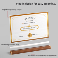 Support de présentoir publicitaire pour menu, affiche ou image en acrylique transparent en forme de T, personnalisé en usine, avec base en bois de noyer