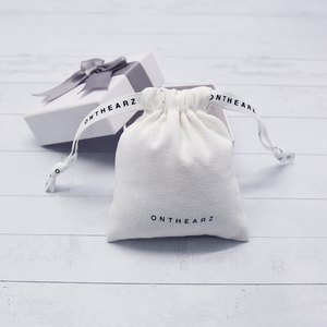 Sacs cadeaux à cordon imprimé blanc, pour emballage, logo personnalisé, pochette en coton écologique, pour bijoux, 50 pièces - Product Image 2