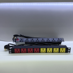 Couleurs personnalisables 1U 6Way Universal 250V Unité de distribution d'énergie Coque en alliage d'aluminium Interrupteur marche/arrêt Protection contre les surcharges IP20 - Product Image 1