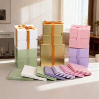 Boîtes cadeaux en gros, boîtes mignonnes de haute qualité, boîtes carrées pour pâtisserie, gaufrage, recyclables, légères, en carton, pour cosmétiques, parfums