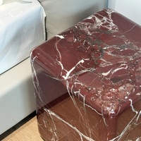 Table basse carrée moderne de luxe durable pour salon, en marbre brillant Rosso Levanto, série Diagramma pour villa