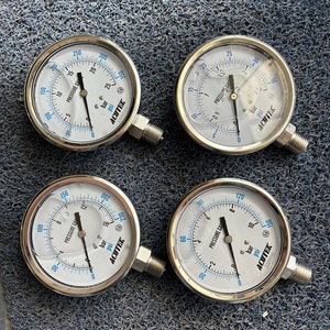 <span class=keywords><strong>YN100</strong></span> 16bar G1/2B 지진압 게이지 글리세린 또는 실리콘 오일 충전 압력 게이지