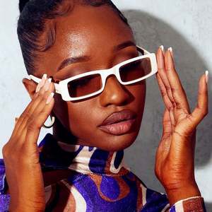 Lunettes de soleil rectangulaires colorées tendance 2022 pour femmes, avec logo personnalisé, monture carrée petite - Product Image 2