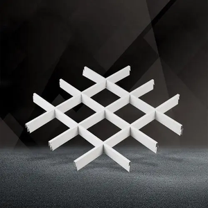 Panneaux de <span class=keywords><strong>plafond</strong></span> en grille à lames en aluminium métallique <span class=keywords><strong>pour</strong></span> décoration intérieure, panneaux de <span class=keywords><strong>plafond</strong></span> à cellules ouvertes, dalles de <span class=keywords><strong>plafond</strong></span> à lattes, design de <span class=keywords><strong>faux</strong></span> <span class=keywords><strong>plafond</strong></span> <span class=keywords><strong>pour</strong></span> centre commercial, hall, maison - Product Image 2