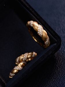 Juego de Joyería de Oro de 18K, Pulsera, Aretes y Anillo Personalizados, Listos para Enviar desde Fábrica en China, MOQ 1 Juego, Caja de Regalo - Product Image 4