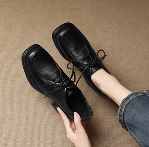 Botines de Piel Vacuna Occidental Personalizados de Moda para Mujer con Forro de Piel de Oveja, Tacón Grueso, Cierre de Cremallera y Diseño Delgado - Product Image 1