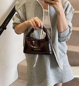 Bolso de hombro diagonal estilo retro para mujer, de moda, de cuero PU patentado, informal, con cadena, bolso pequeño, bolso tote. - Product Image 6