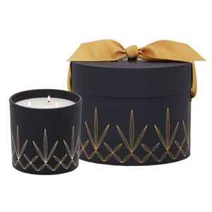 Vela Aromática Negra en Forma de Cilindro con Patrón Dorado en Caja de Regalo - Product Image 1