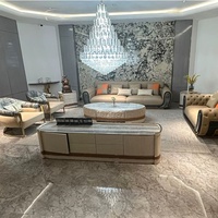 Italienische Luxusvilla: Großes, hochwertiges, bewegliches Massivholzsofa mit Schnallen und Muscheldesign für luxuriöse Wohnzimmer in Herrenhäusern