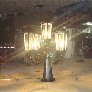 Lámparas Solares de Poste con Cuerpo de Hierro, Fuente de Luz LED, Base E27, Iluminación de Jardín para Exteriores - Product Image 1